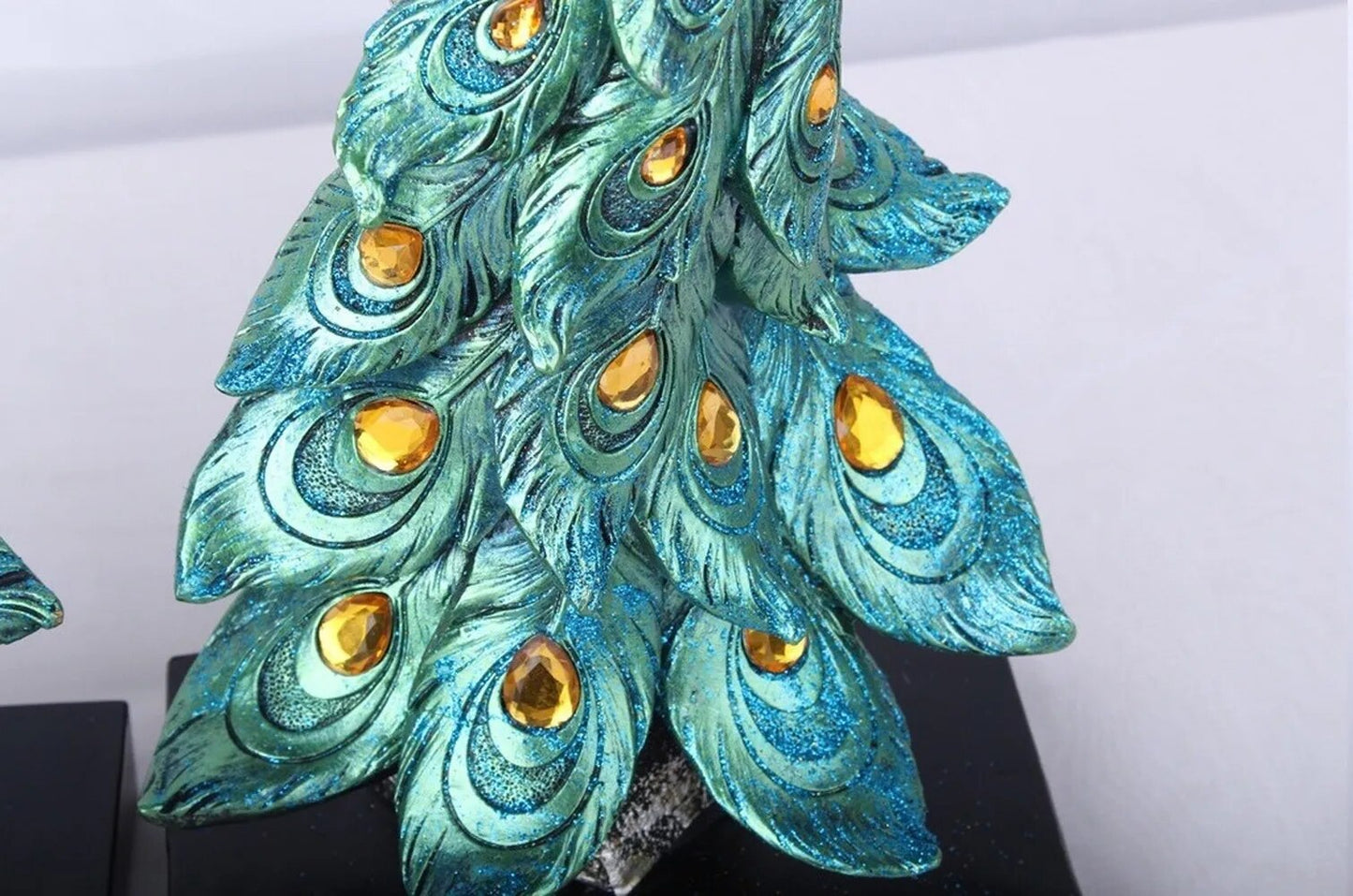 Beautiful Peacock Ornament for Living Room Home Decoration