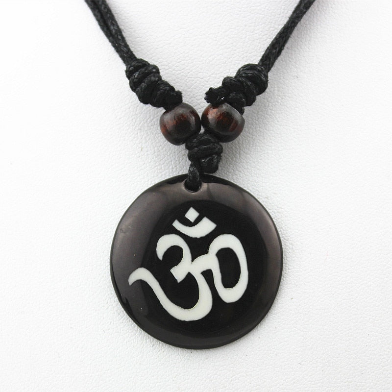 OM Pendant Necklace l Rope Style