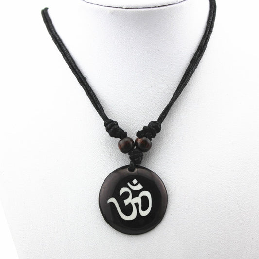 OM Pendant Necklace l Rope Style